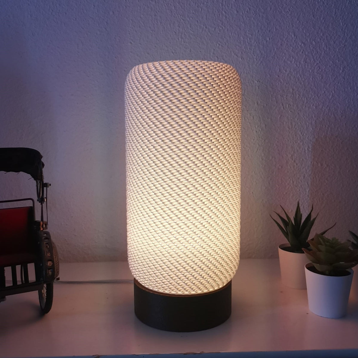 Lampe de table design sans fil rechargeable – Halo lumineux sculptural