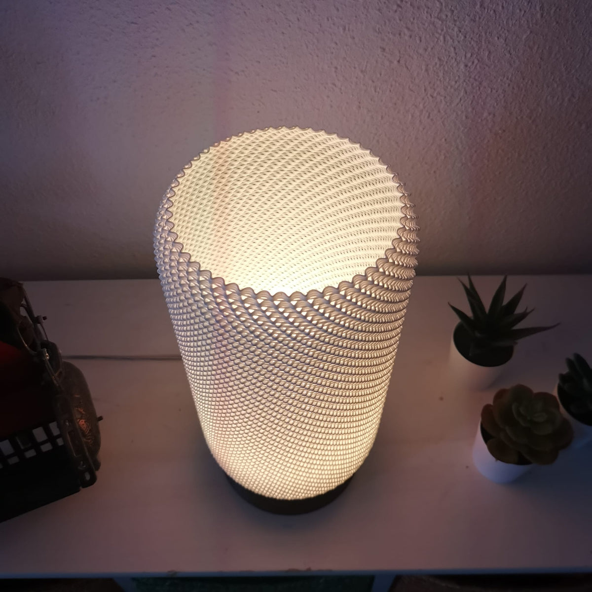 Lampe de table design sans fil rechargeable – Halo lumineux sculptural