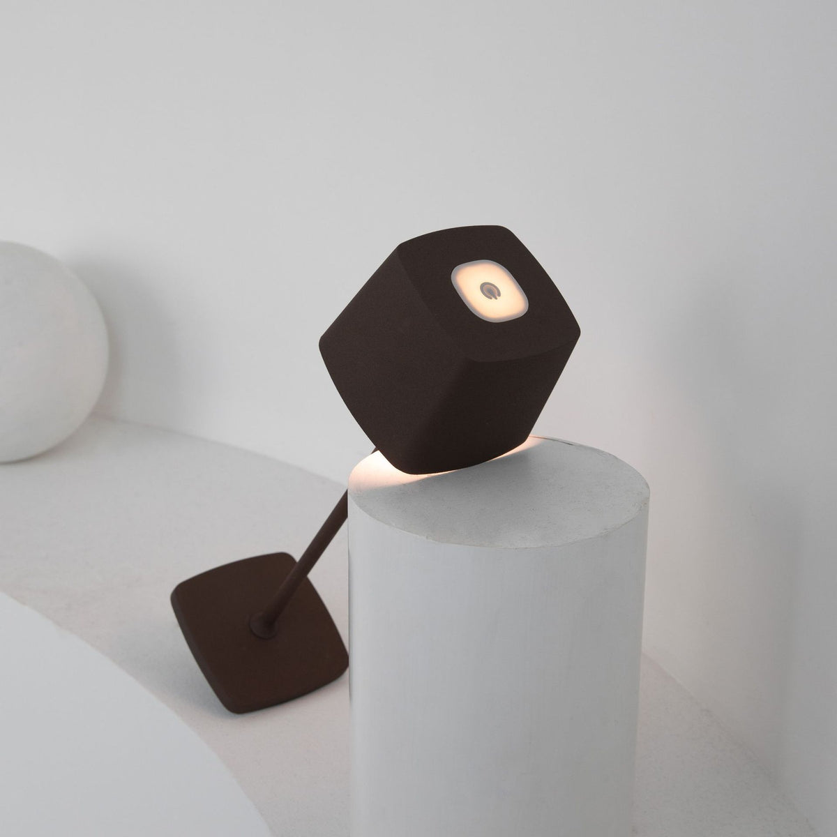Lampe de bureau LED sans fil rechargeable – Tactile et à intensité réglable